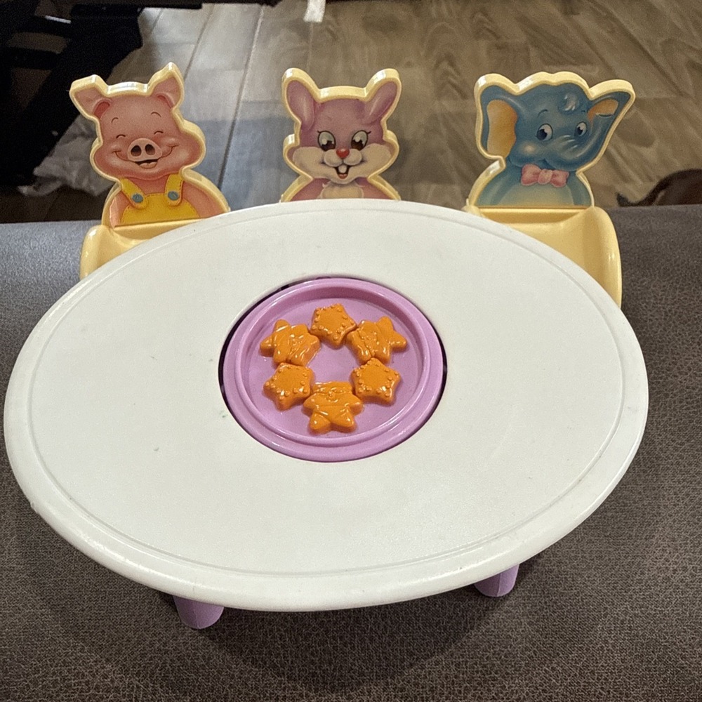 1999 Barbie Kelly "Surprise Birthday Party" Flip Cake/Cookies Table Chairs